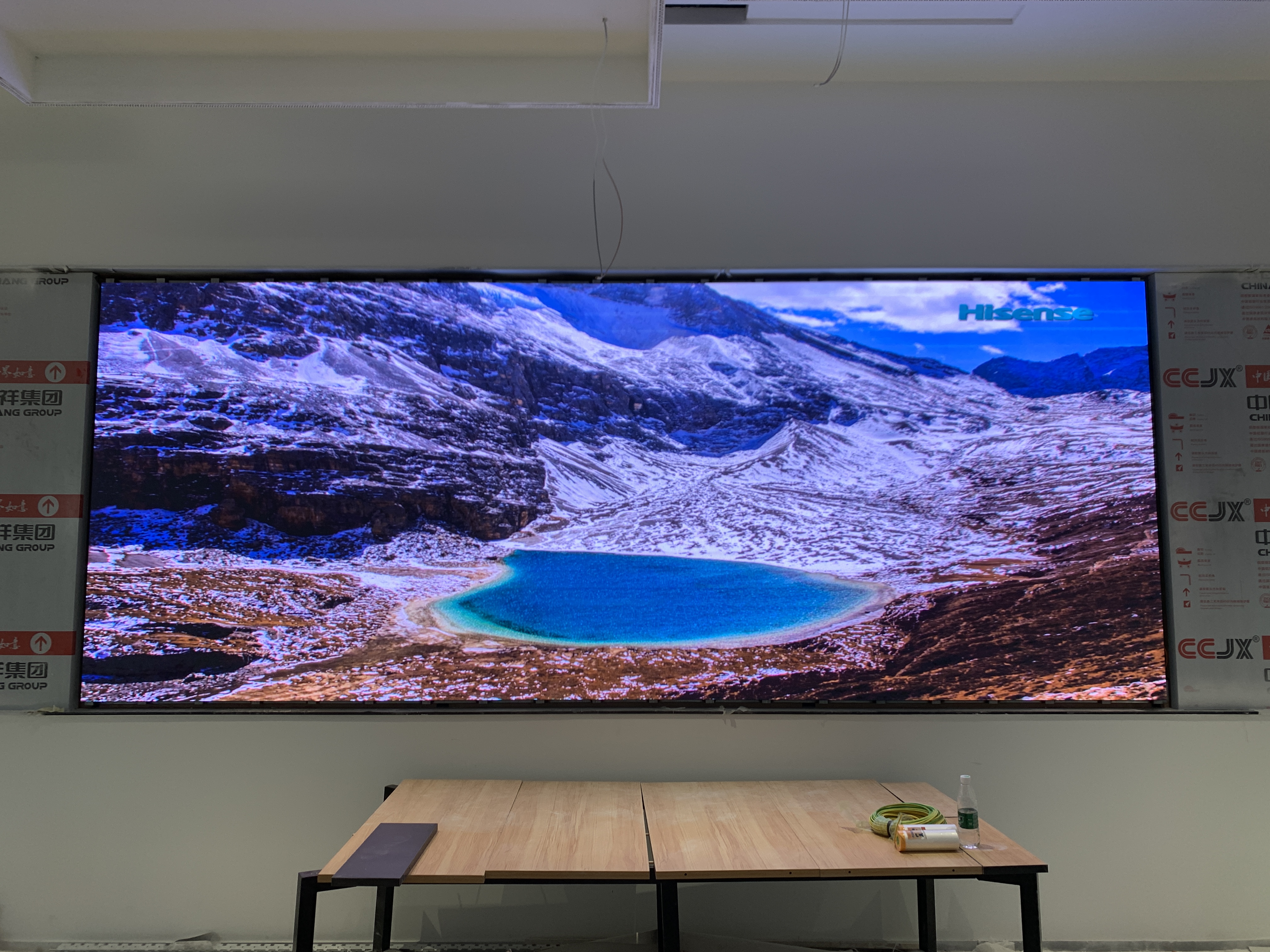 日常維護(hù)中，如何快速定位和修復(fù)顯示屏的局部壞點(diǎn)、花屏問(wèn)題？